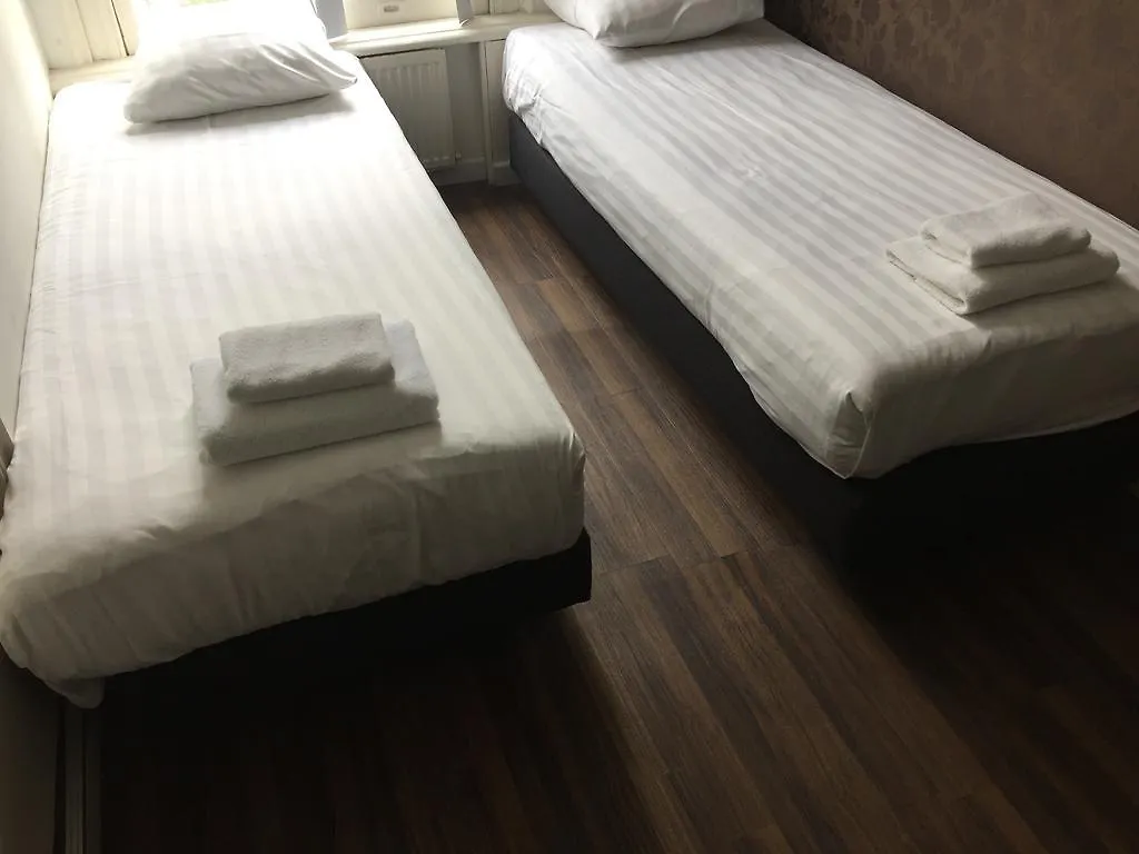 阿姆斯特丹酒店 2*, 阿姆斯特丹